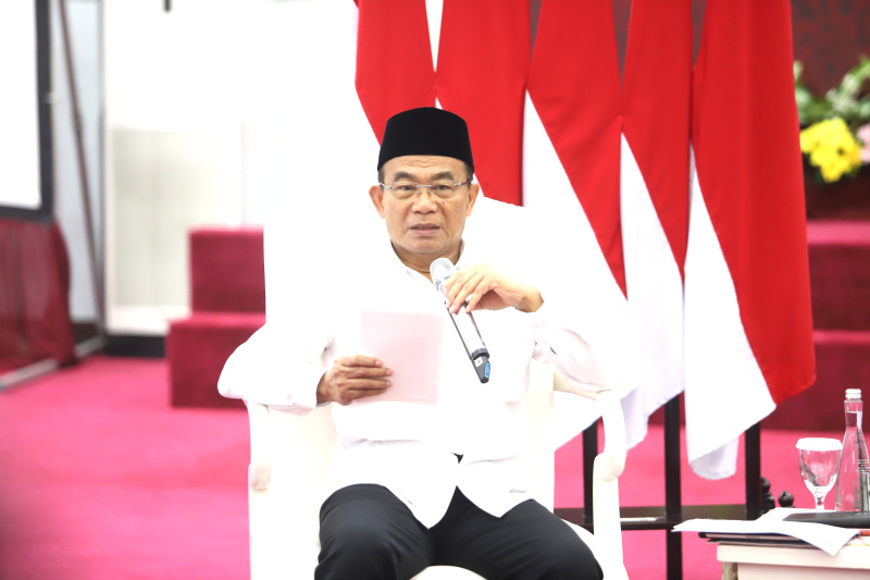 Menko PMK Muhadjir Effendy bicara tentang strategis pemerintah menghadapi kemiskinan ekstrim (Ashar/SinPo.id)