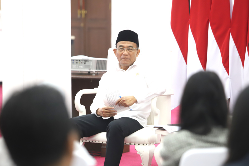 Menko PMK Muhadjir Effendy bicara tentang strategis pemerintah menghadapi kemiskinan ekstrim (Ashar/SinPo.id)