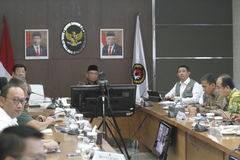 Menko PMK memimpin rapat tingkat Menteri membahas bencana kekeringan di Papua Tengah (Ashar/SinPo.id)