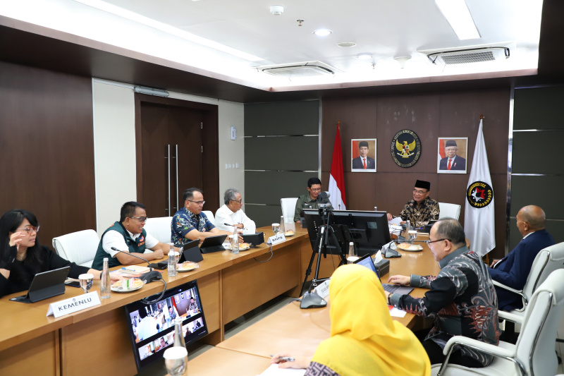 Menko PMK Muhadjir Effendy gelar Rakor Tingkat Menteri (RTM) membahas untuk memberi bantuan kemanusiaan Palestina, Yaman dan Sudan (Ashar/SinPo.id)