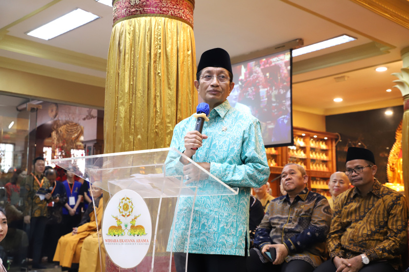 Menteri Agama Nasaruddin Umar menghadiri Perayaan Tri Suci Waisak 2569 BE di Wihara Ekayana Arama (Ashar/SinPo.id)