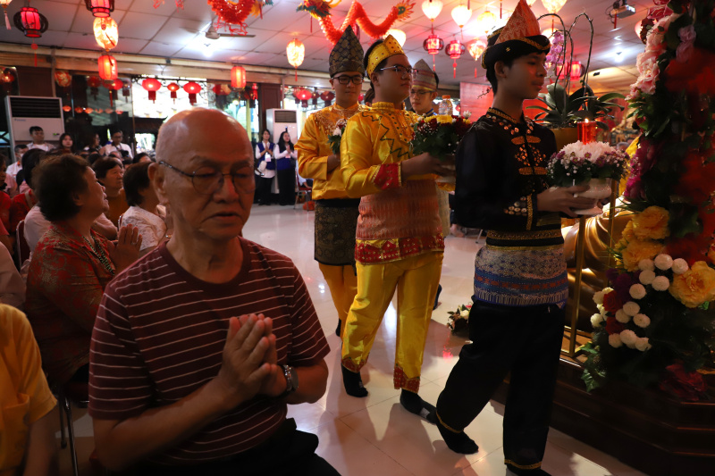 Menteri Agama Nasaruddin Umar menghadiri Perayaan Tri Suci Waisak 2569 BE di Wihara Ekayana Arama (Ashar/SinPo.id)