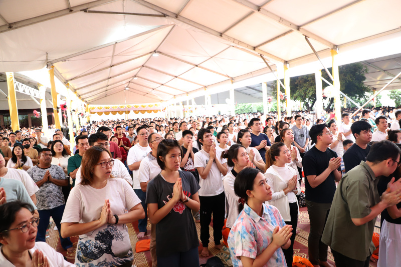 Menteri Agama Nasaruddin Umar menghadiri Perayaan Tri Suci Waisak 2569 BE di Wihara Ekayana Arama (Ashar/SinPo.id)