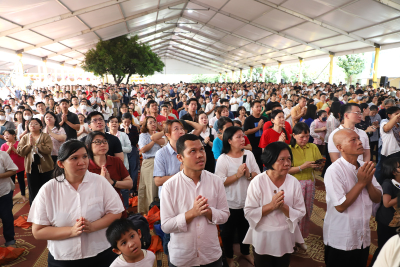 Menteri Agama Nasaruddin Umar menghadiri Perayaan Tri Suci Waisak 2569 BE di Wihara Ekayana Arama (Ashar/SinPo.id)