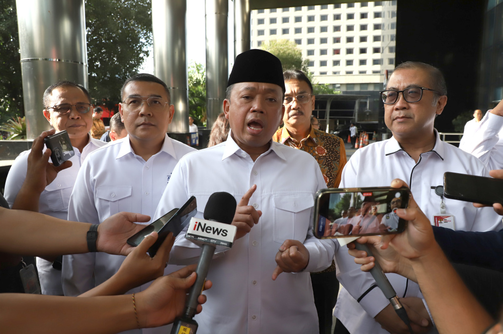 Menteri ATR/BPN Nusron Wahid mendatangi Gedung KPK untuk meminta masukan mencegah pungutan liar di bidang pertanahan (Ashar/SinPo.id)