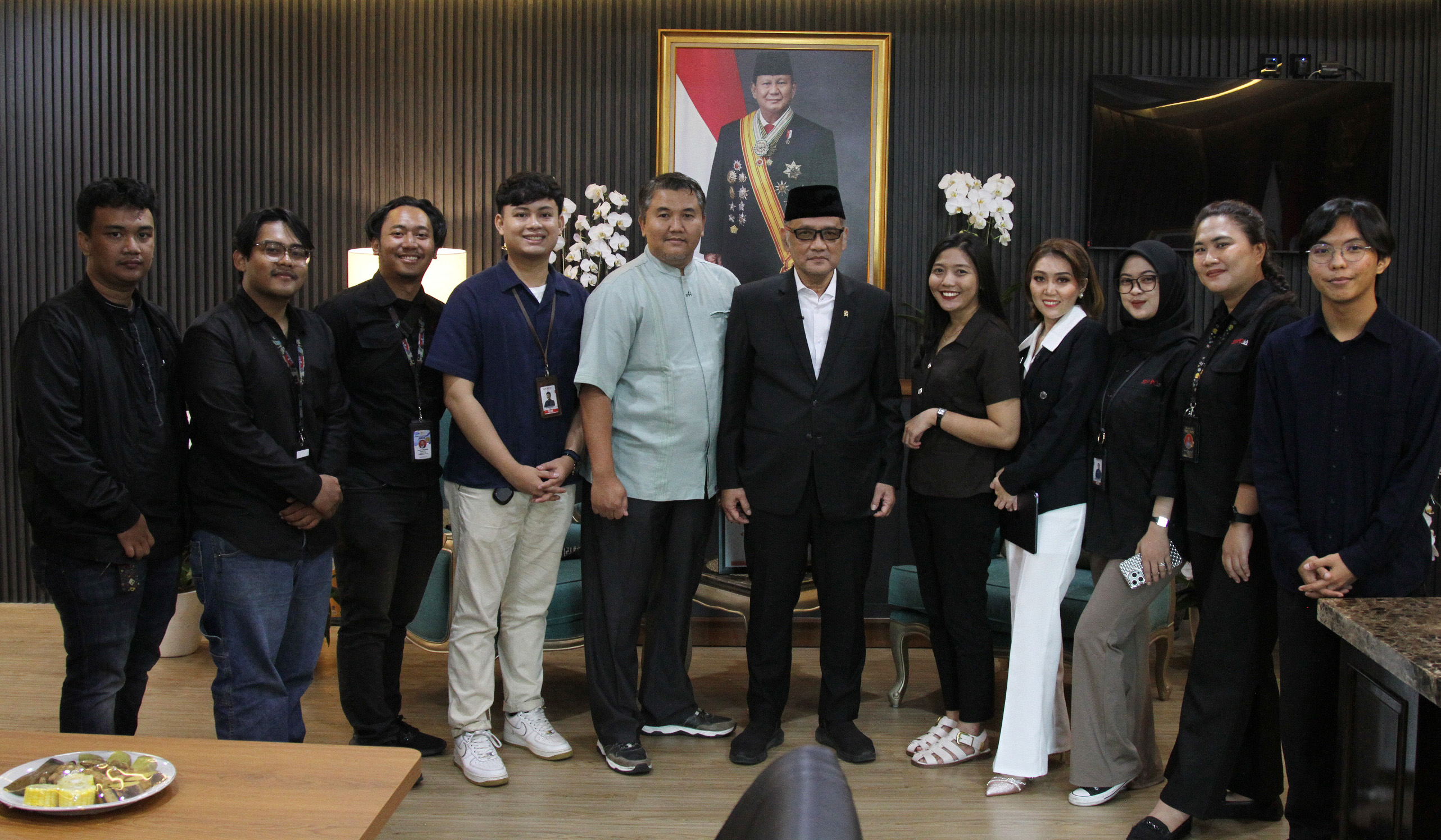 Silaturahmi redaksi SinPo TV ke Kementerian Haji dan Umrah. (Agus Priatna/SinPo.id)