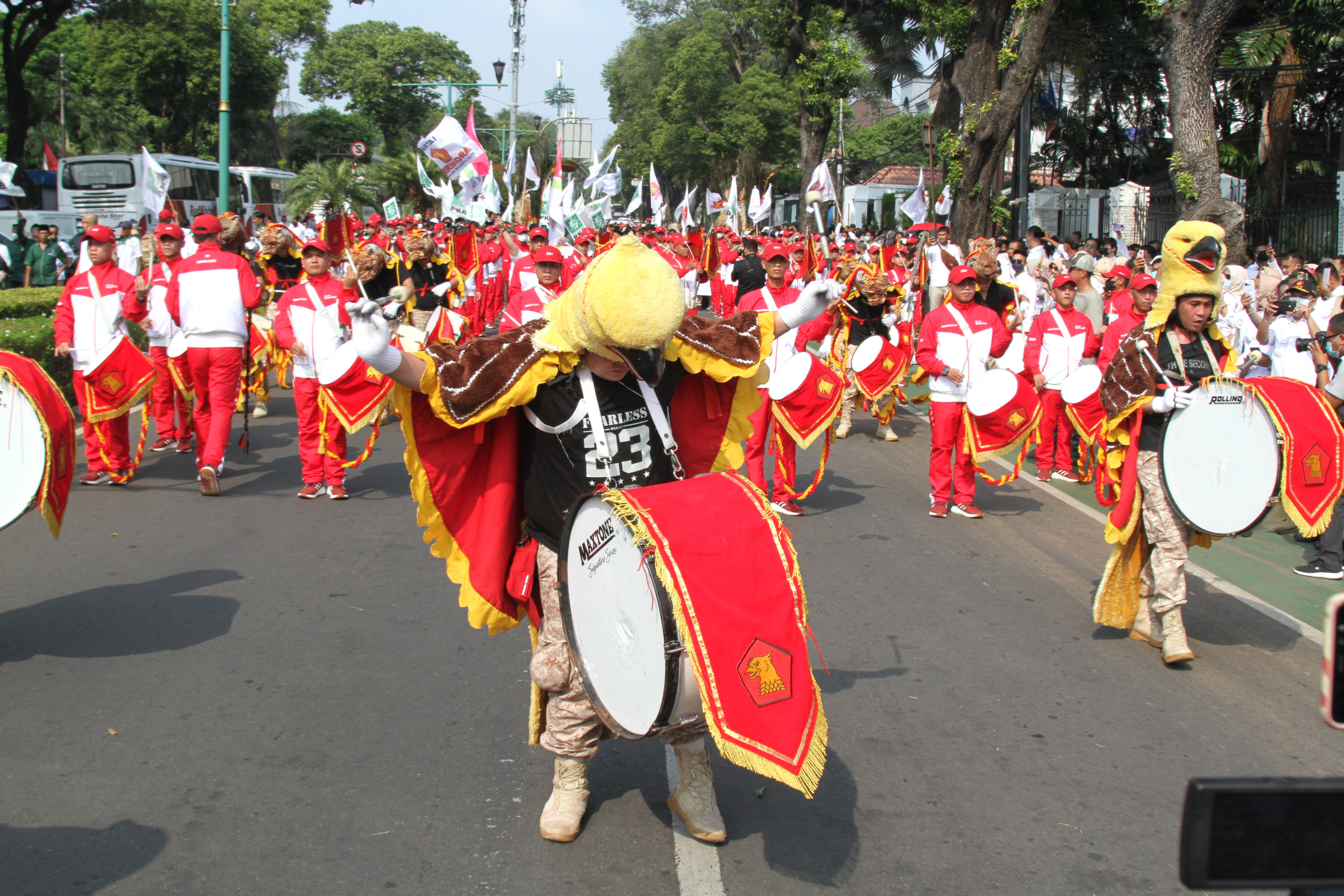 Pendukung Gerindra dan PKB kompak tampilkan kesenian daerah (Ashar/SinPo.id)