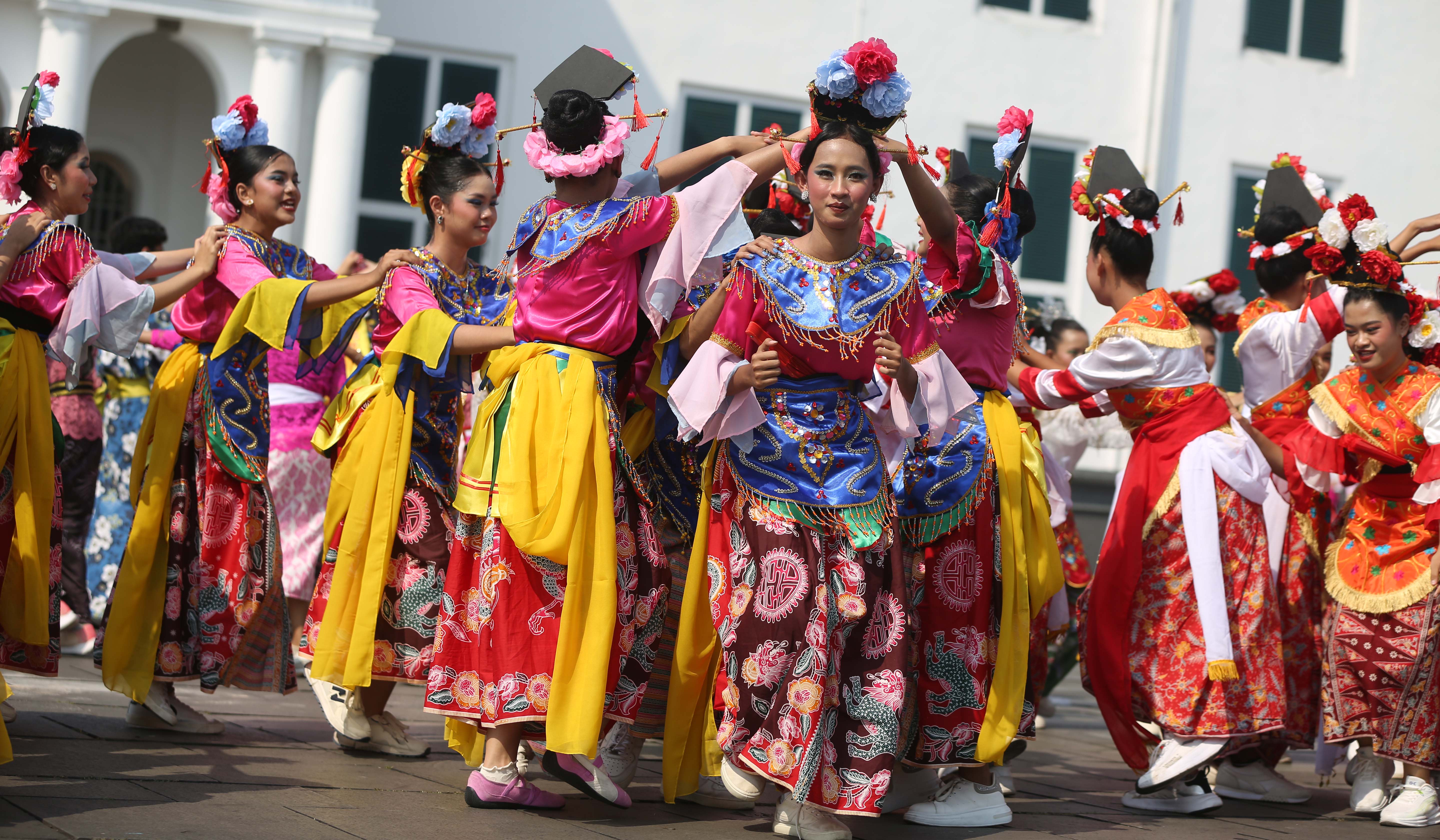 Parade budaya rangkaian HUT ke-499 Kota Jakarta. (Agus Priatna/SinPo.id)