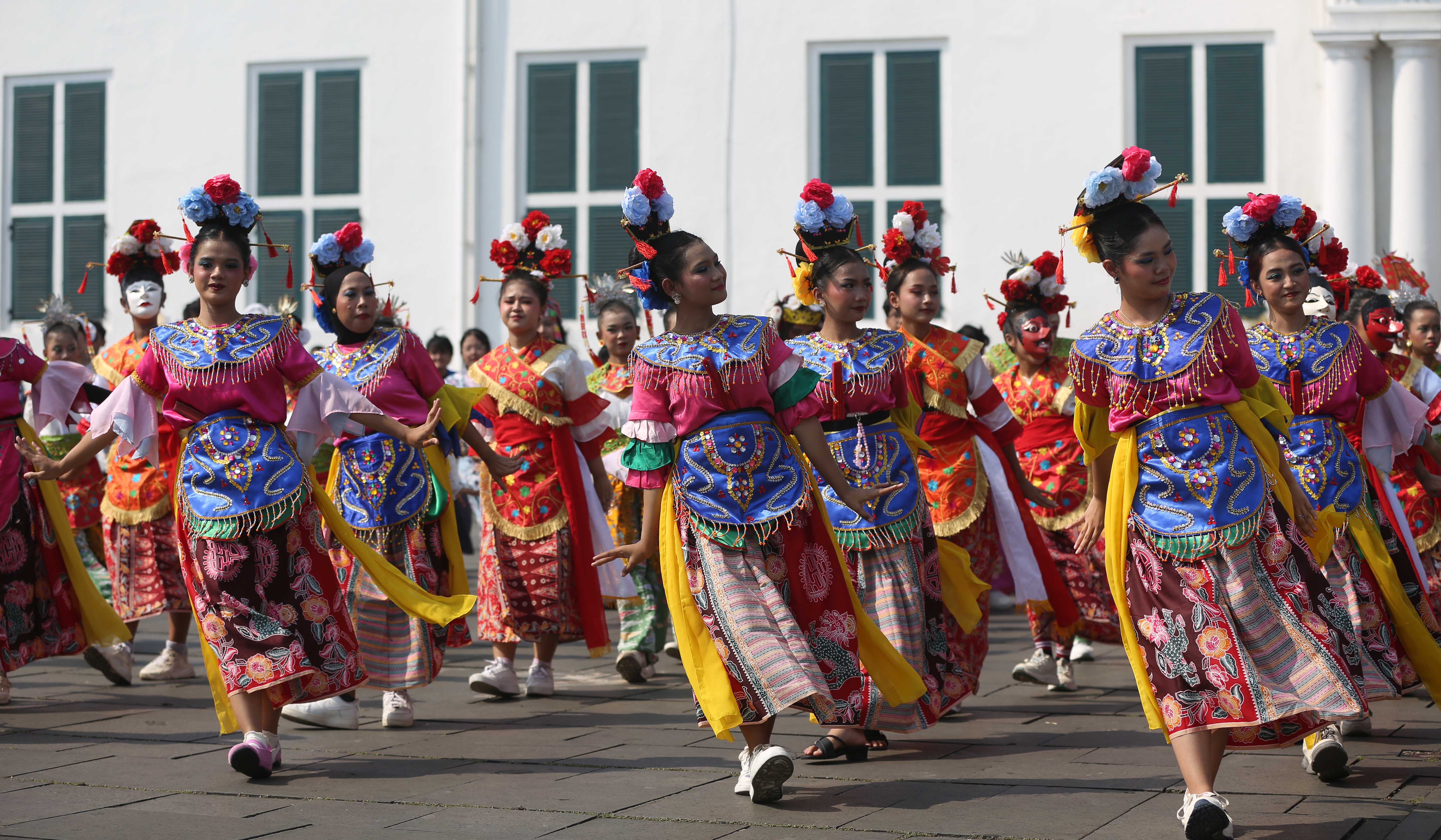 Parade budaya rangkaian HUT ke-499 Kota Jakarta. (Agus Priatna/SinPo.id)