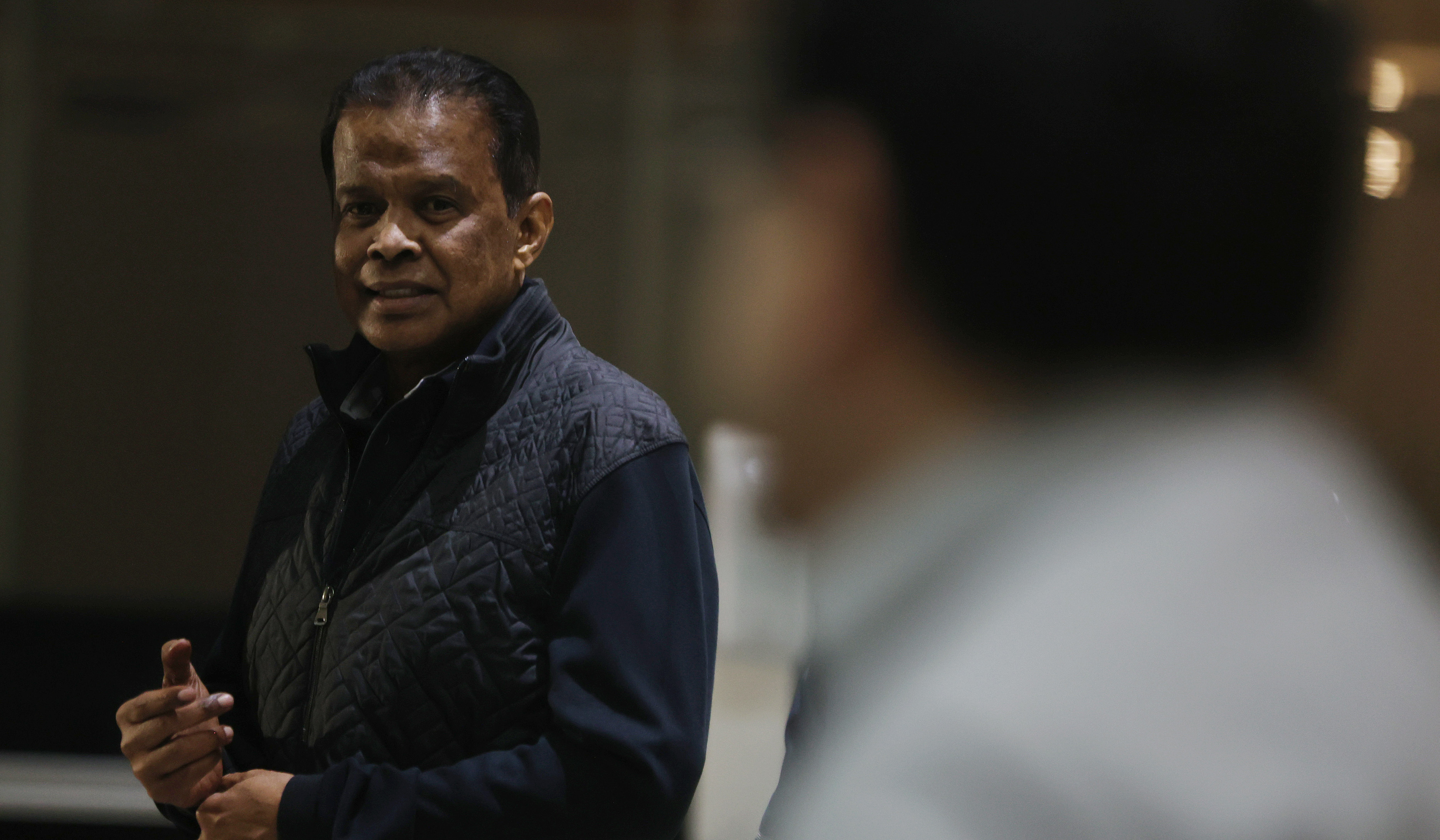 Mertua eks Menpora Dito Ariotedjo, usai diperiksa KPK. (Agus Priatna/SinPo.id)