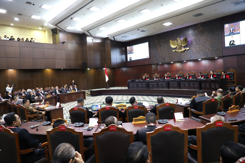 MK menolak hasil sidang sengketa gugatan pemilihan Presiden-Wakil Presiden pasangan nomor urut 01 Anies Baswedan-Muhaimin Iskandar (Ashar/SinPo.id)
