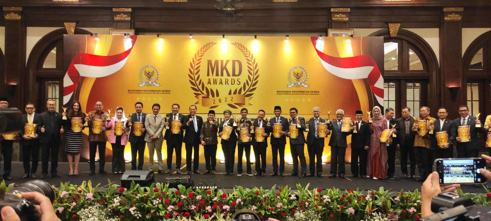 MKD DPR RI gelar MKD Awards 2022 diberikan kepada 27 Anggota Dewan DPR RI (Ashar/SinPo.id)