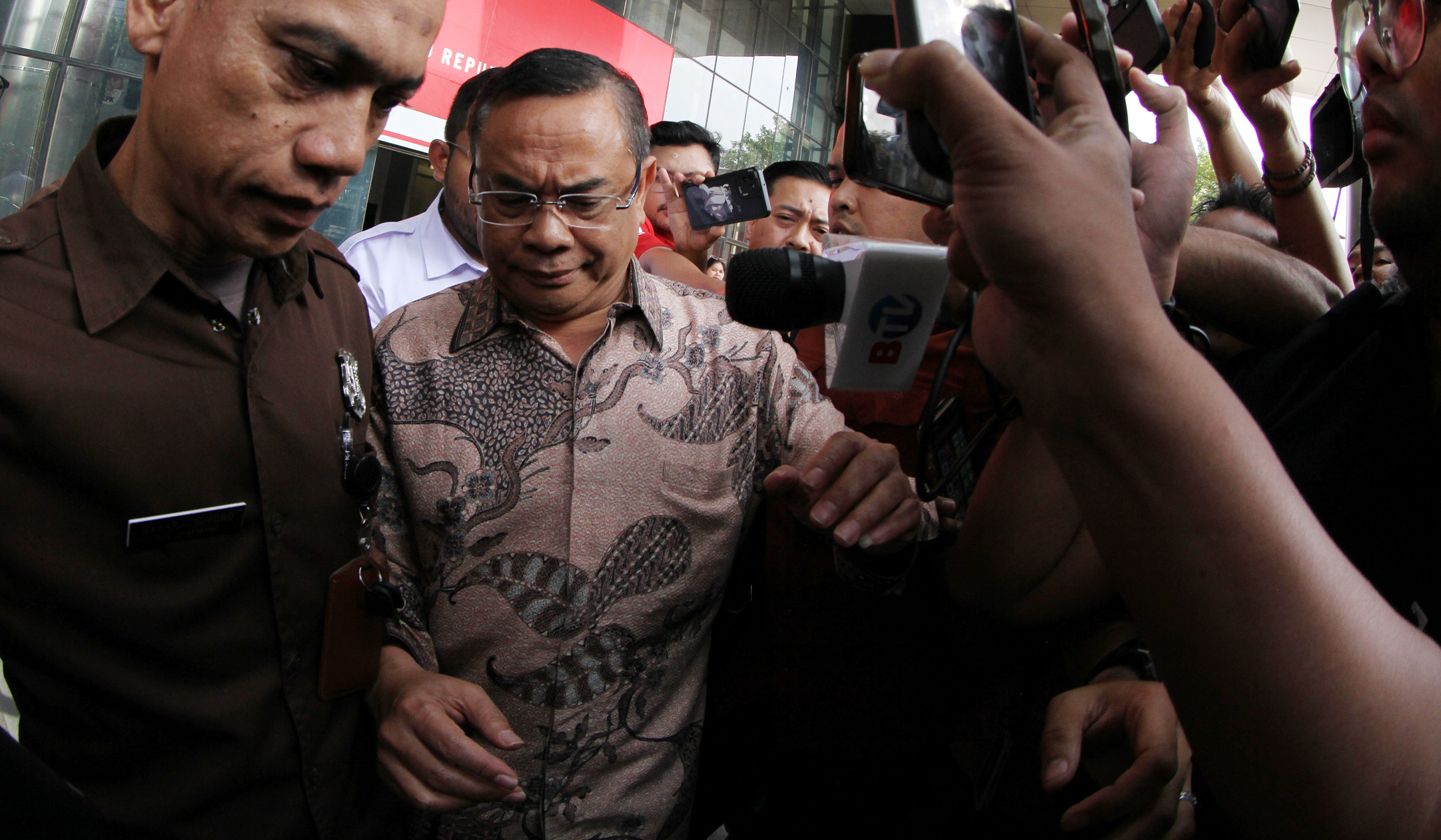 Bupati Pati, Sudewo, usai kembali menjalani pemeriksaan KPK. (Agus Priatna/SinPo.id)