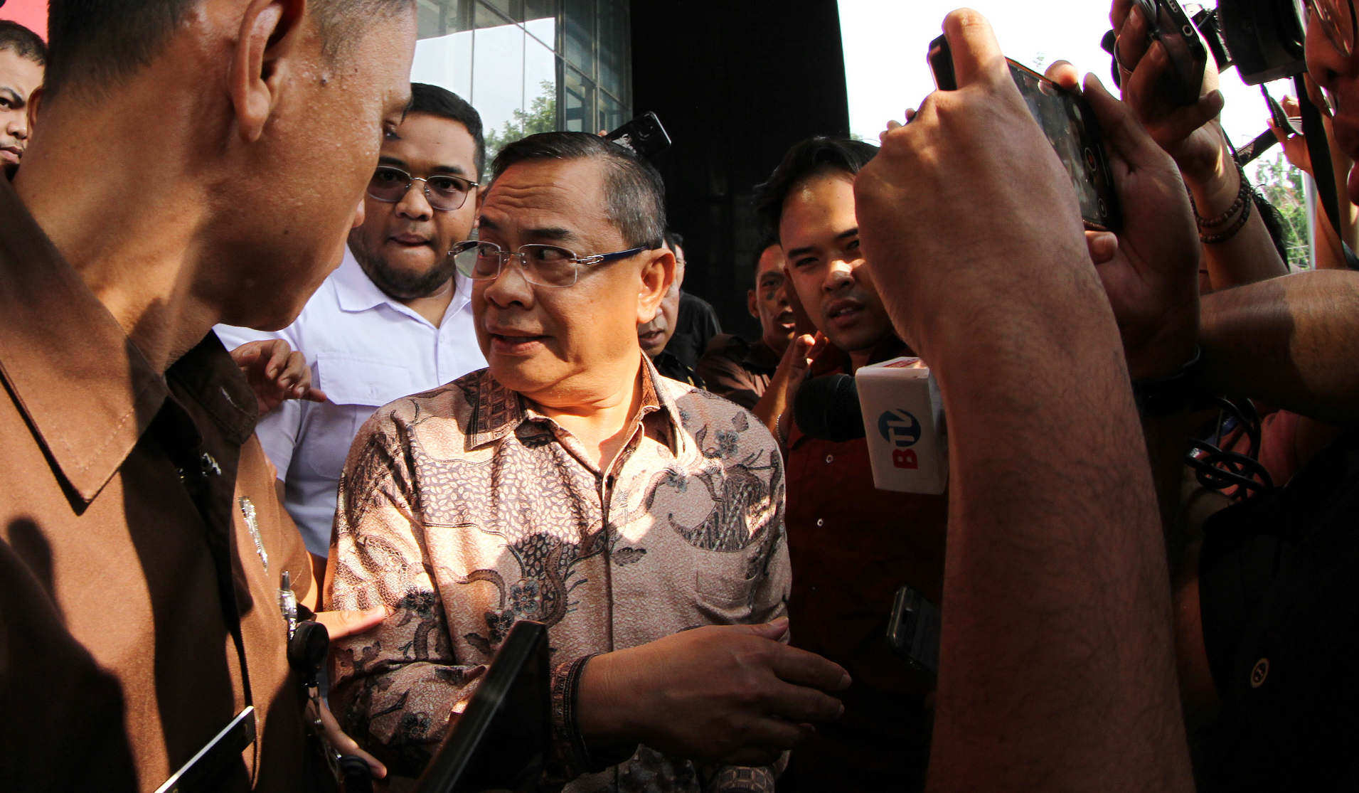 Bupati Pati, Sudewo, usai kembali menjalani pemeriksaan KPK. (Agus Priatna/SinPo.id)