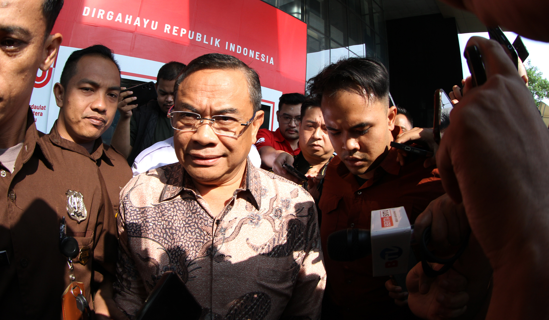 Bupati Pati, Sudewo, usai kembali menjalani pemeriksaan KPK. (Agus Priatna/SinPo.id)