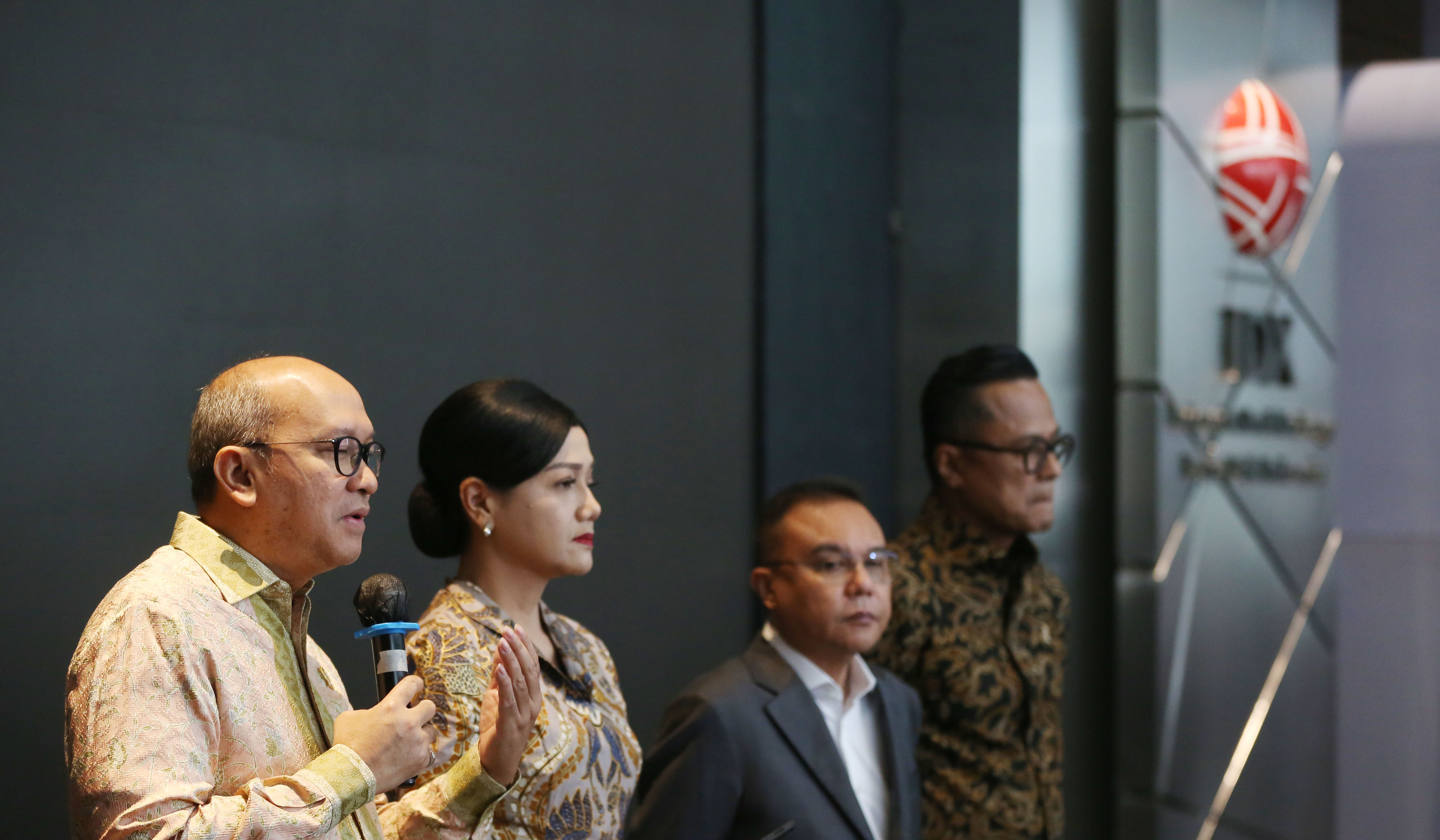 Dasco dan Danantara melakukan kunjungan ke BEI. (Agus Priatna/SinPo.id)