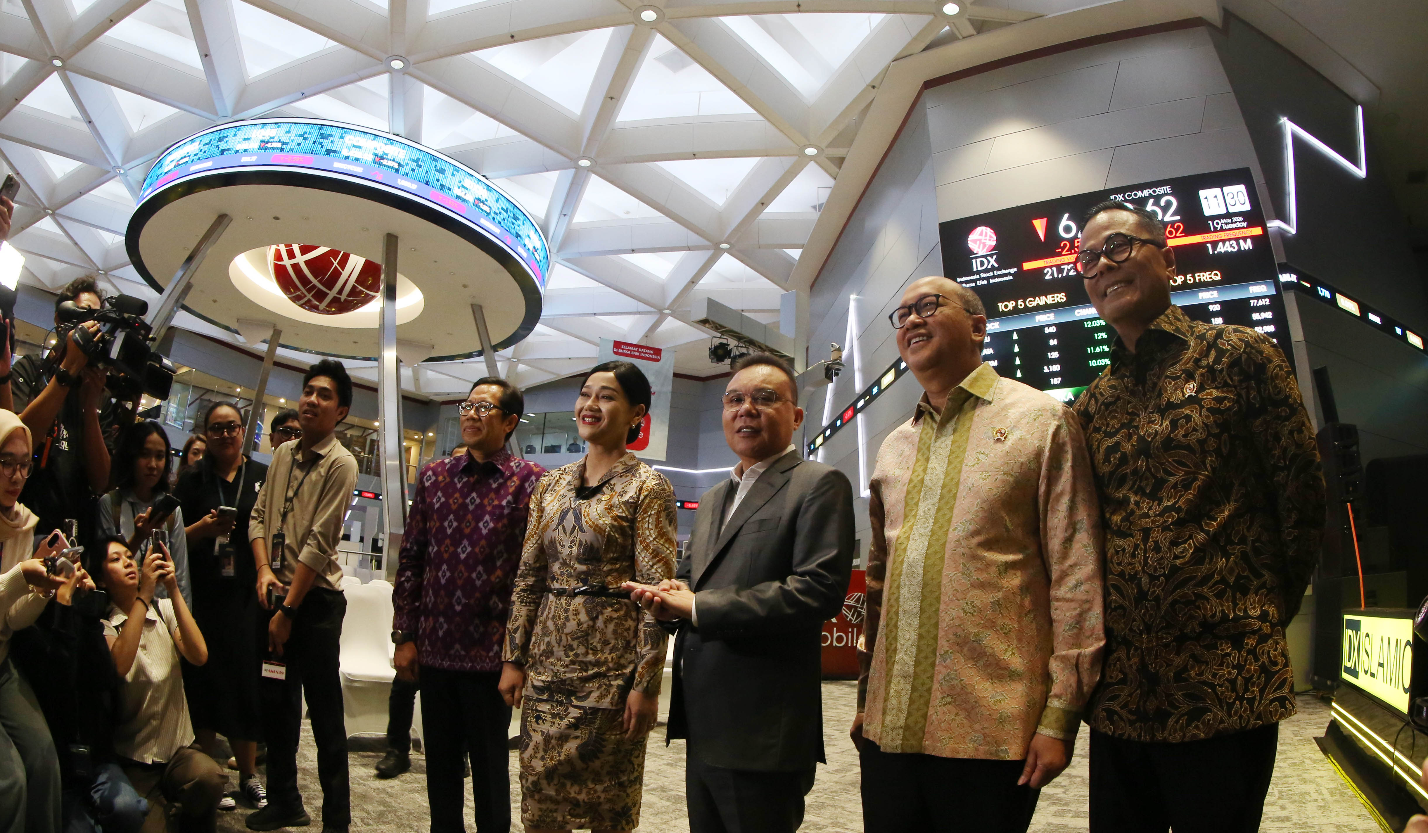 Dasco dan Danantara melakukan kunjungan ke BEI. (Agus Priatna/SinPo.id)