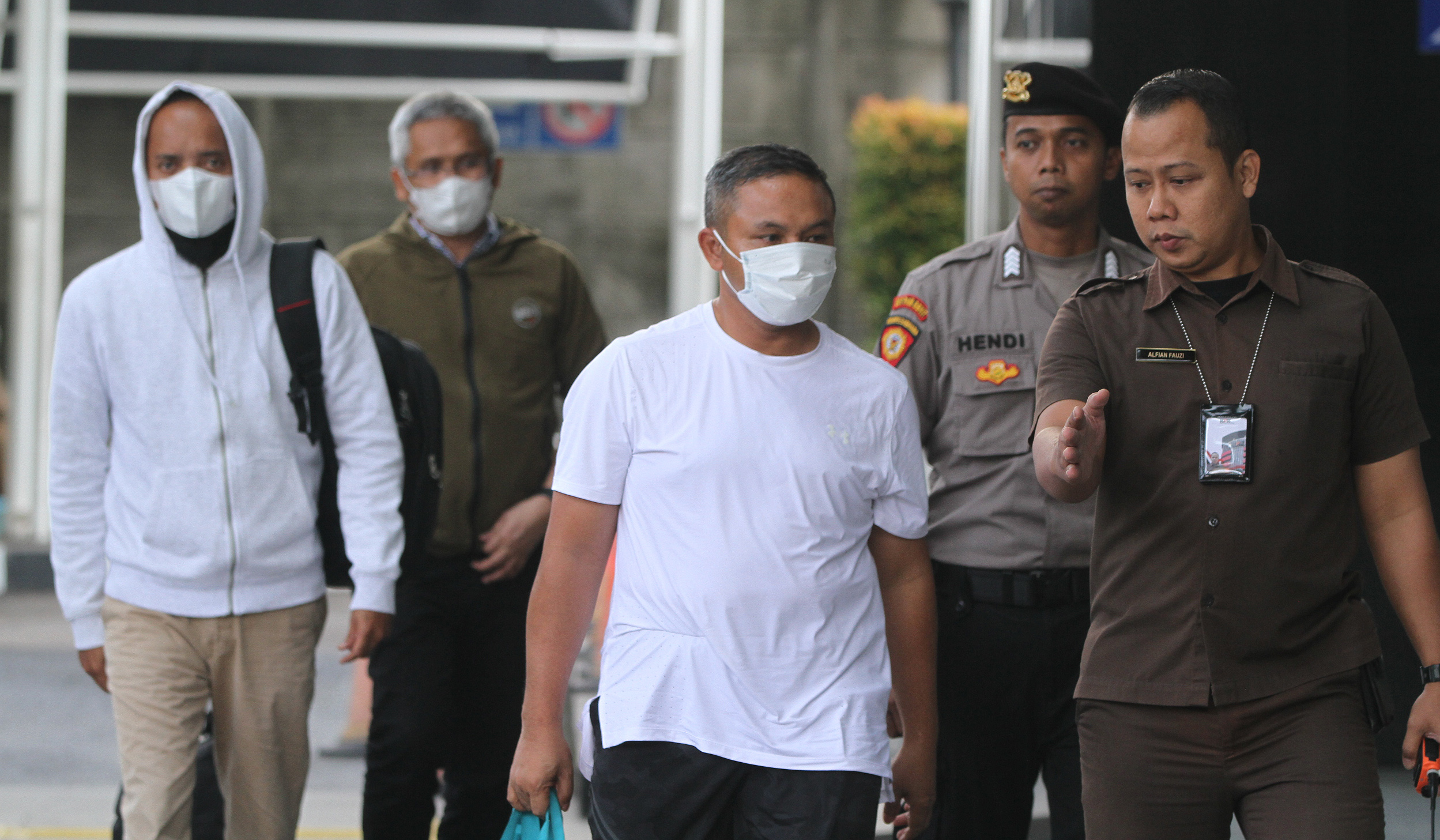 Gubernur Riau tiba di KPK. (Agus Priatna/SinPo.id)