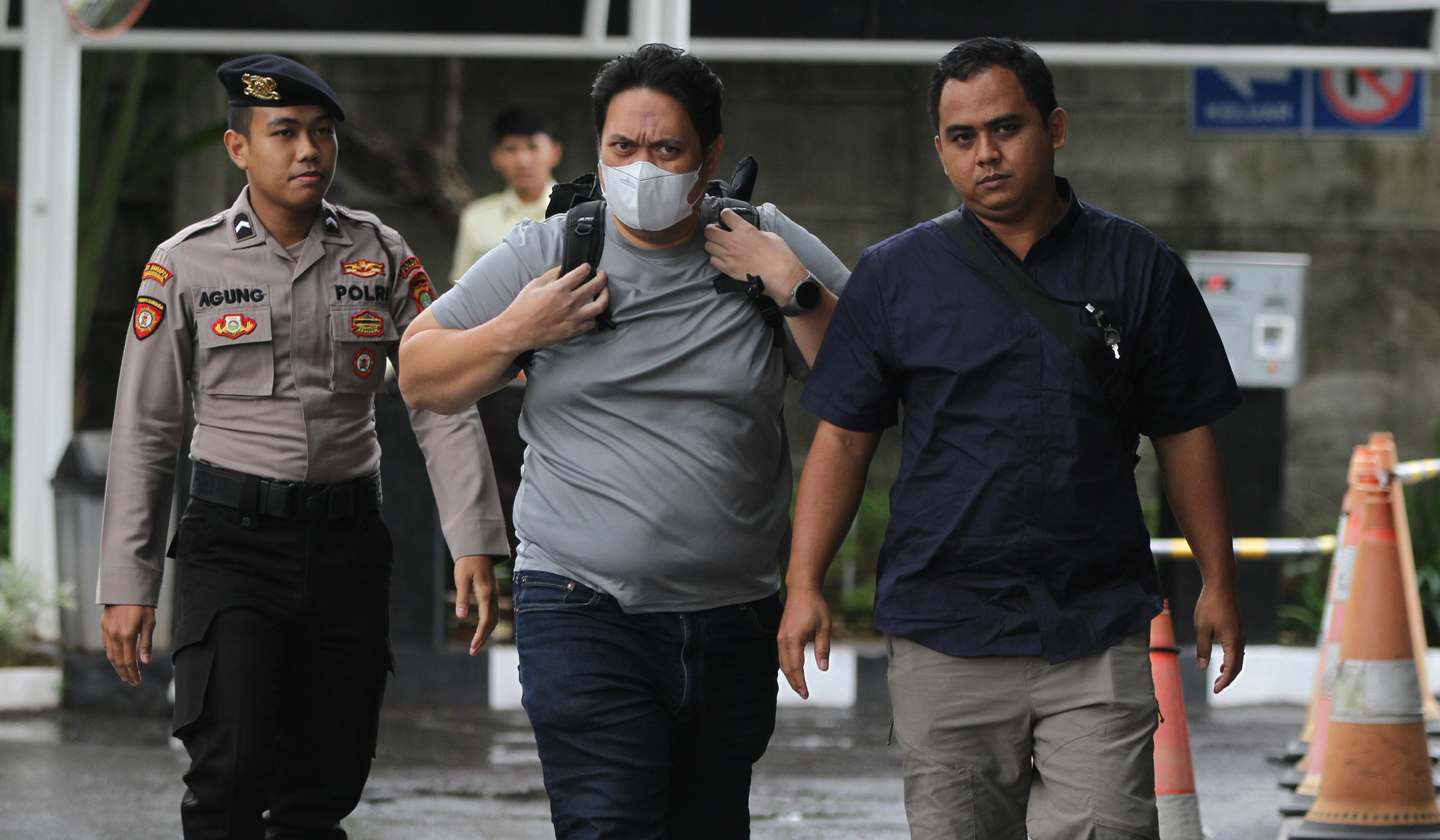 Kajari HSU tiba di KPK. (Agus Priatna/SinPo.id)