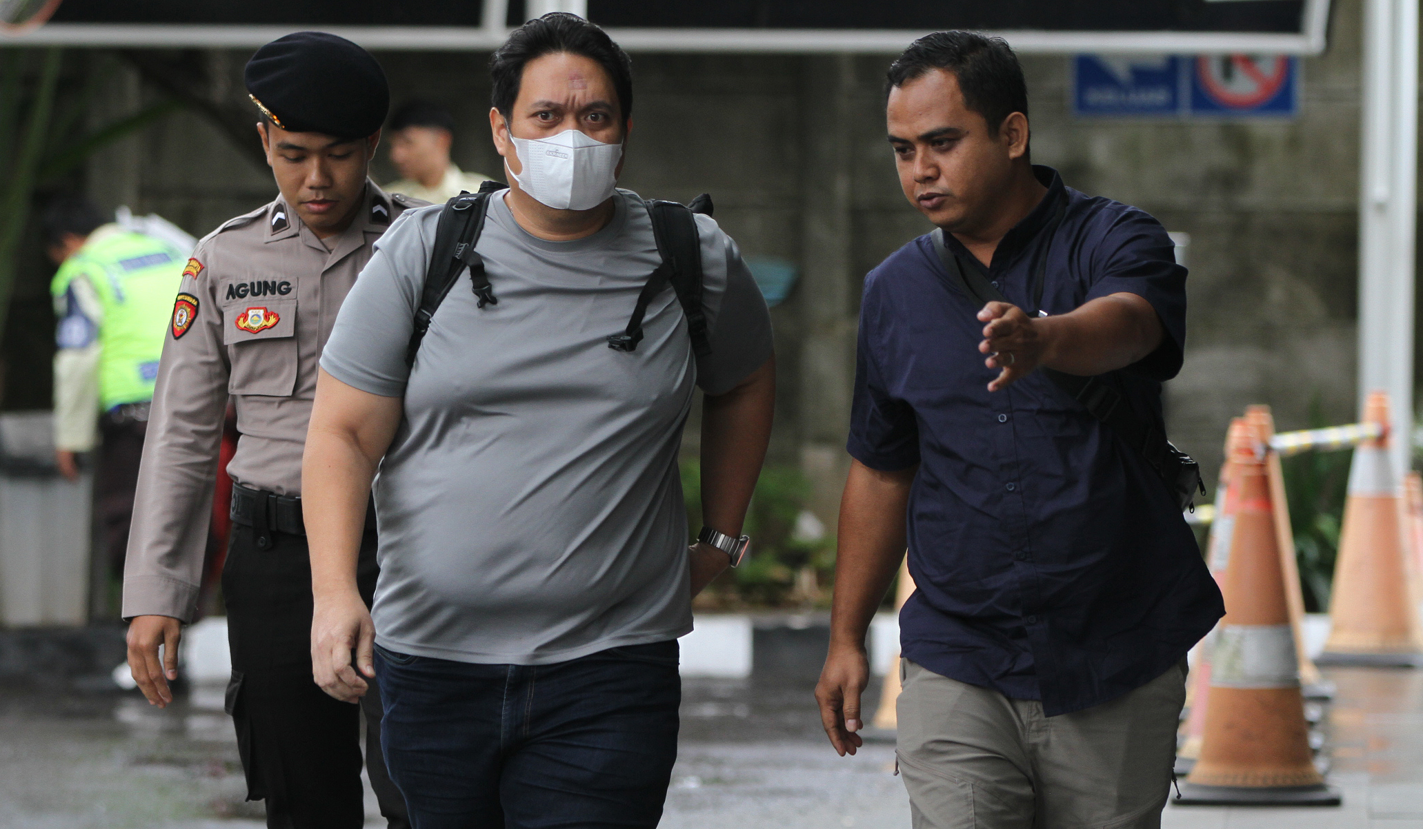 Kajari HSU tiba di KPK. (Agus Priatna/SinPo.id)