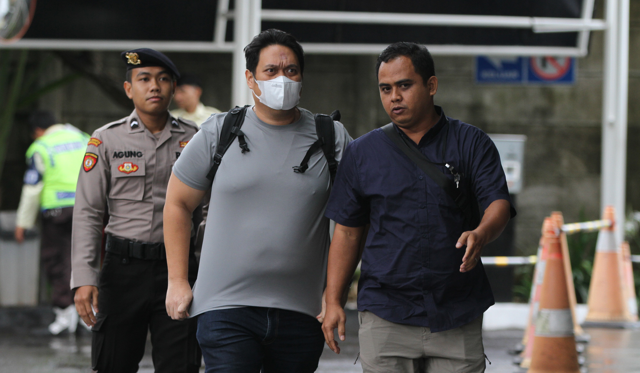 Kajari HSU tiba di KPK. (Agus Priatna/SinPo.id)