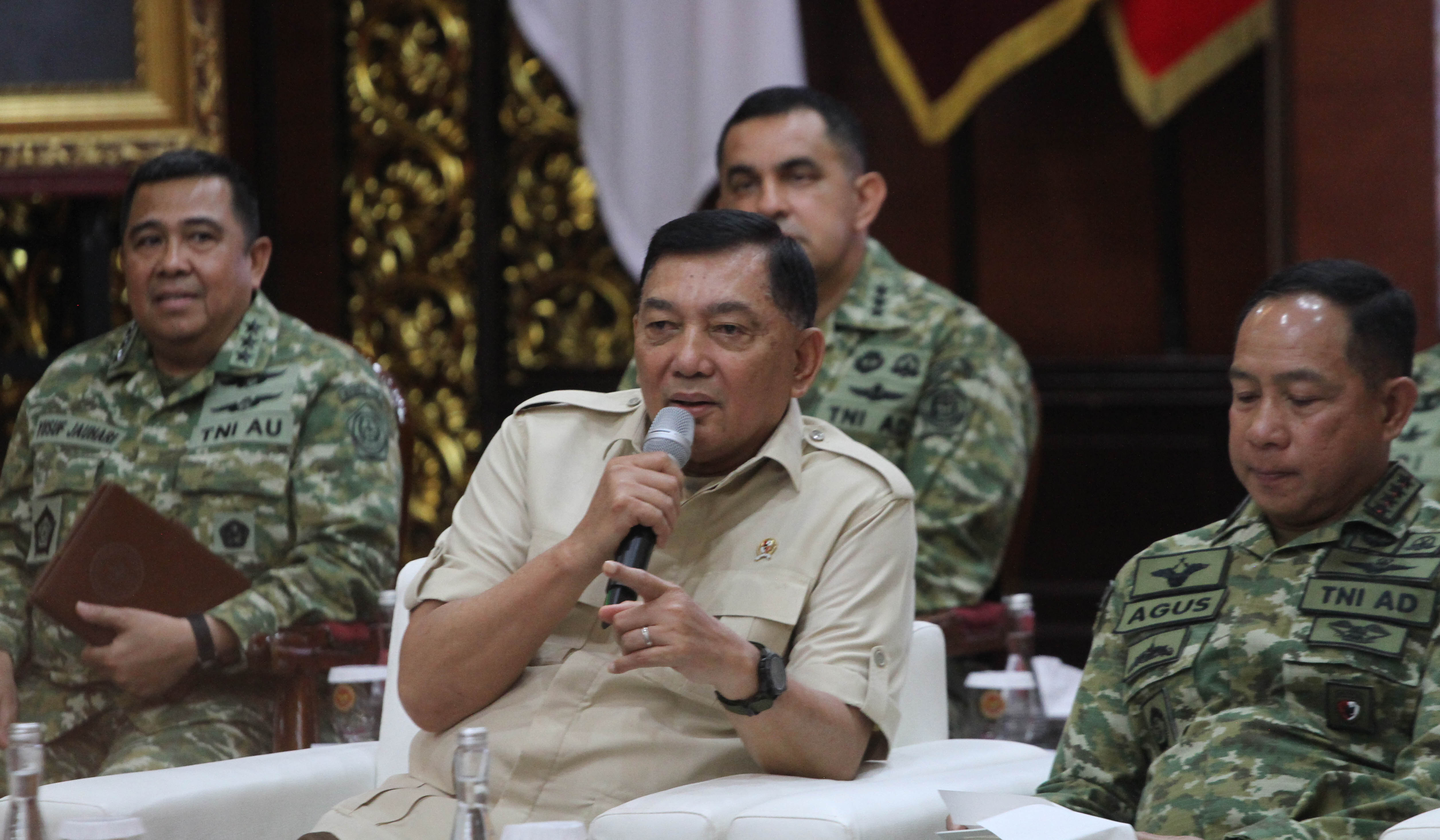 Menhan kumpulkan para mantan Panglima TNI. (Agus Priatna/SinPo.id)