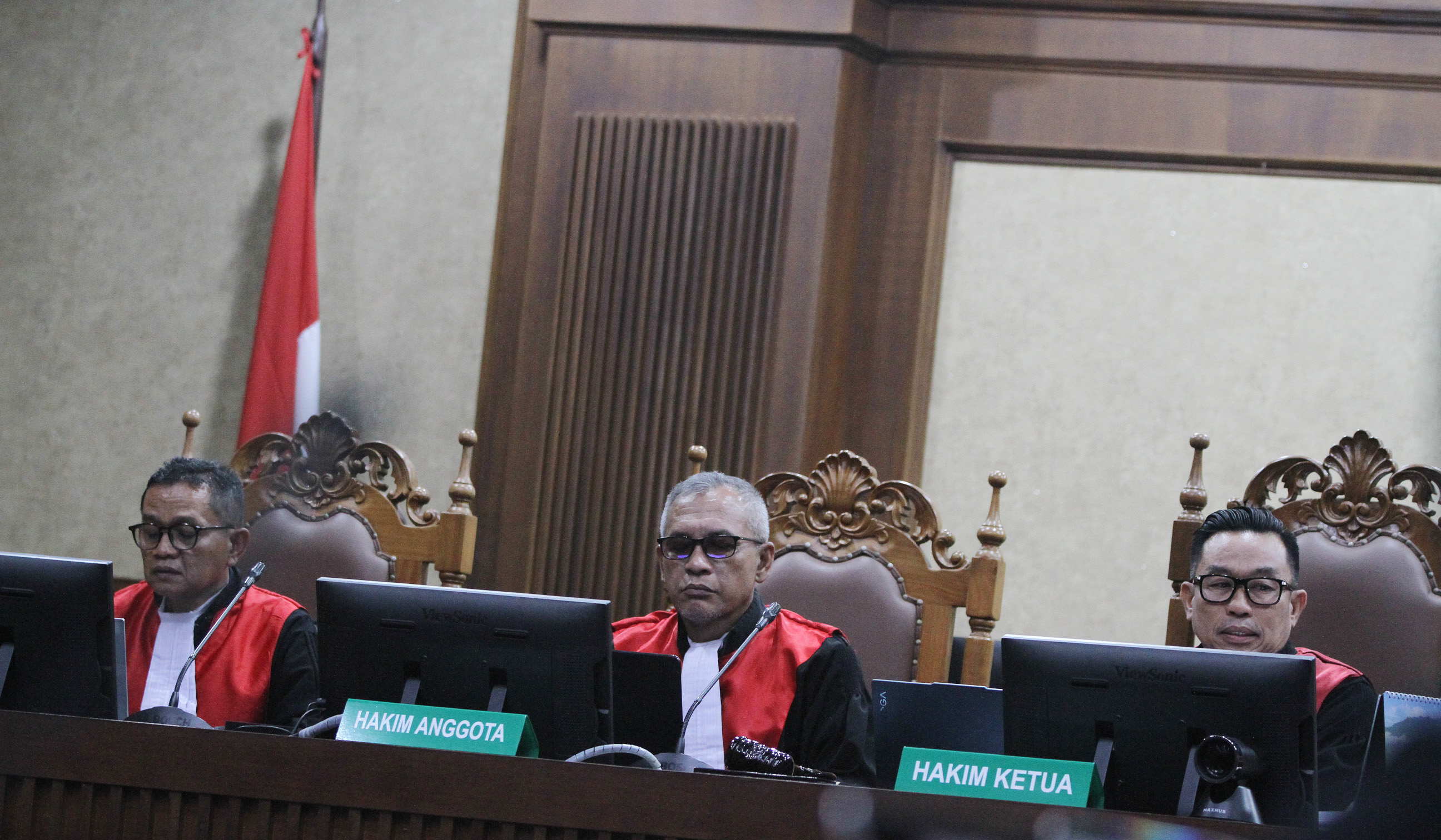 Sidang perdana Nadiem Makarim. (Agus Priatna/SinPo.id)