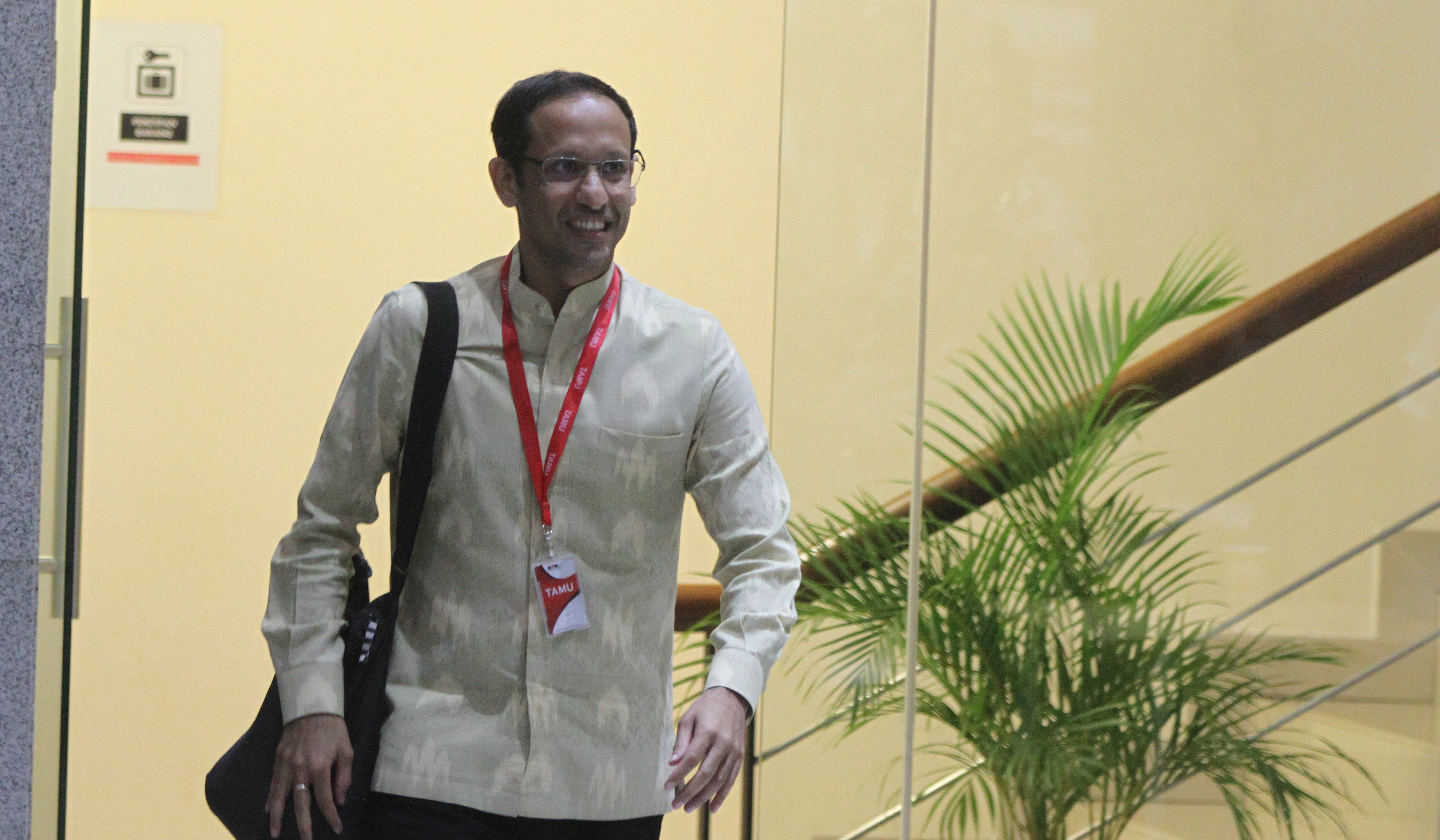 Nadiem usai diperiksa KPK. (Agus Priatna/SinPo.id)