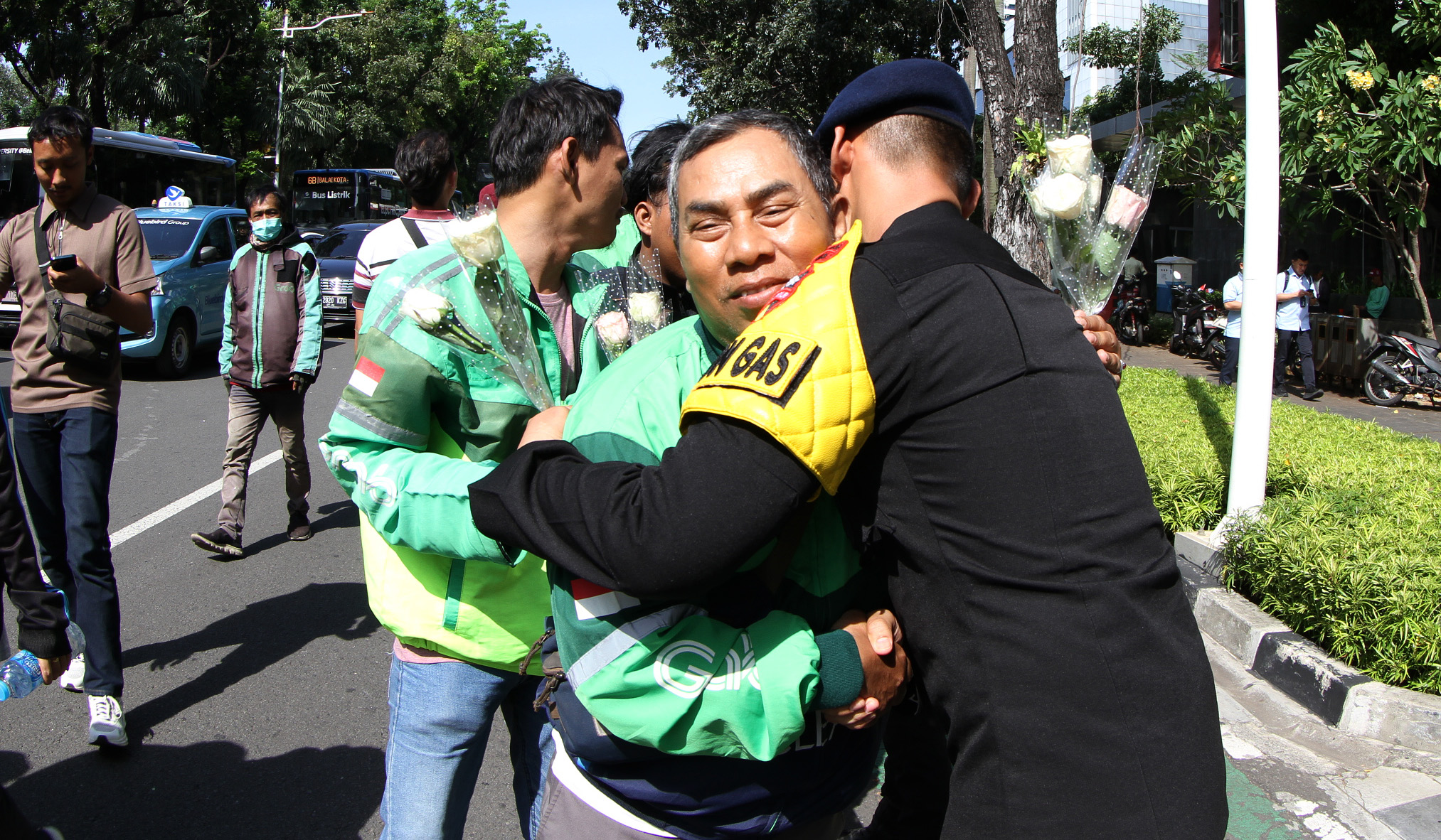 Aksi damai ojol di kawasan Monas, Jakarta. (Agus Priatna/SinPo.id)