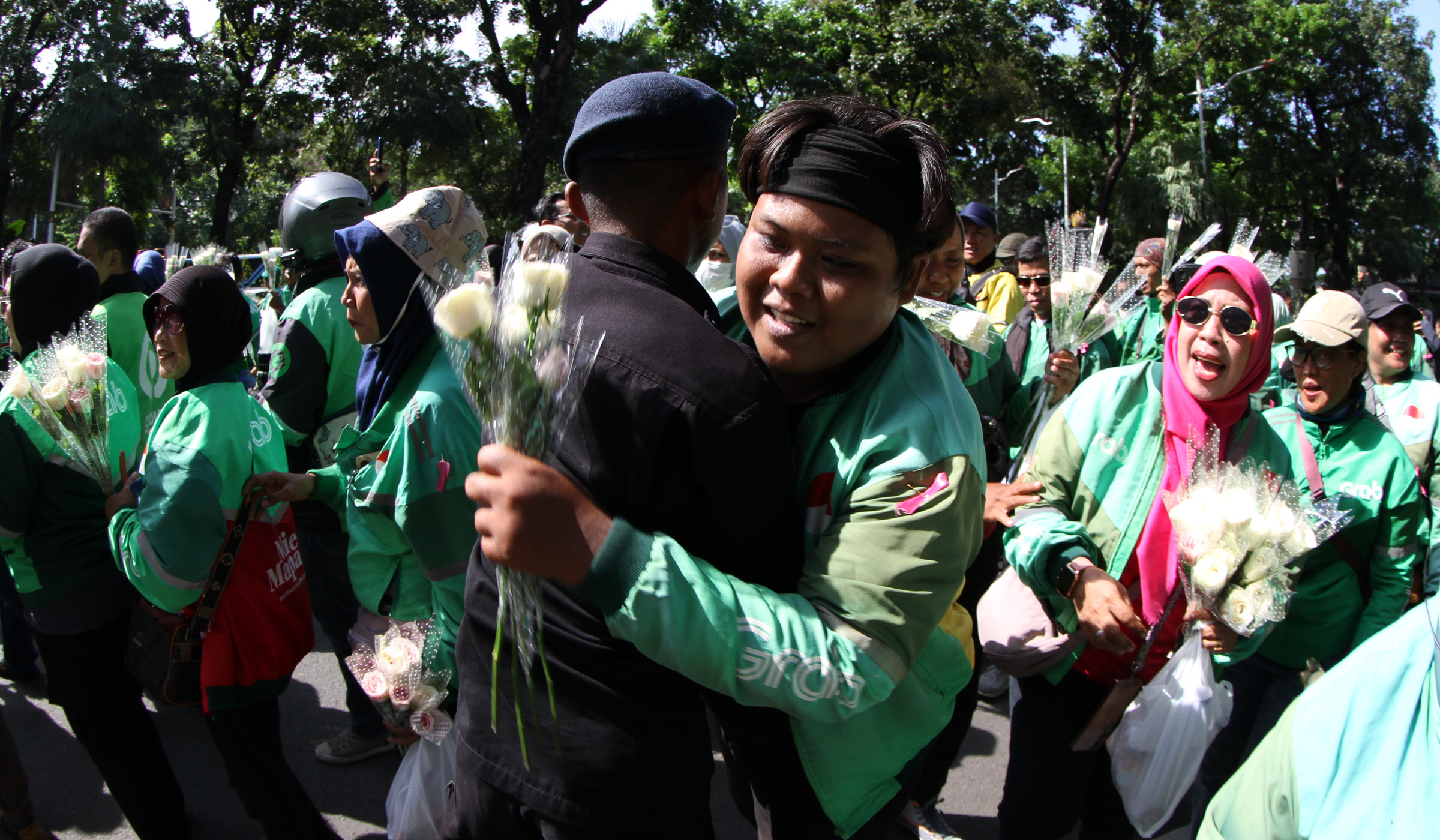 Aksi damai ojol di kawasan Monas, Jakarta. (Agus Priatna/SinPo.id)