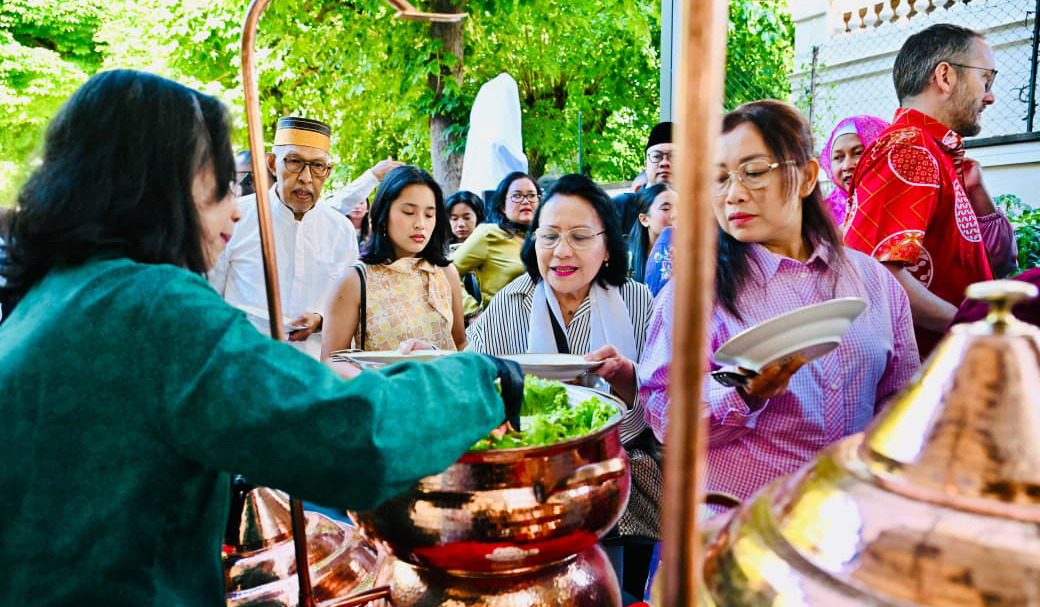 Prabowo rayakan Iduladha di Paris. (Agus Priatna/BPMI Setpres/SinPo.id)
