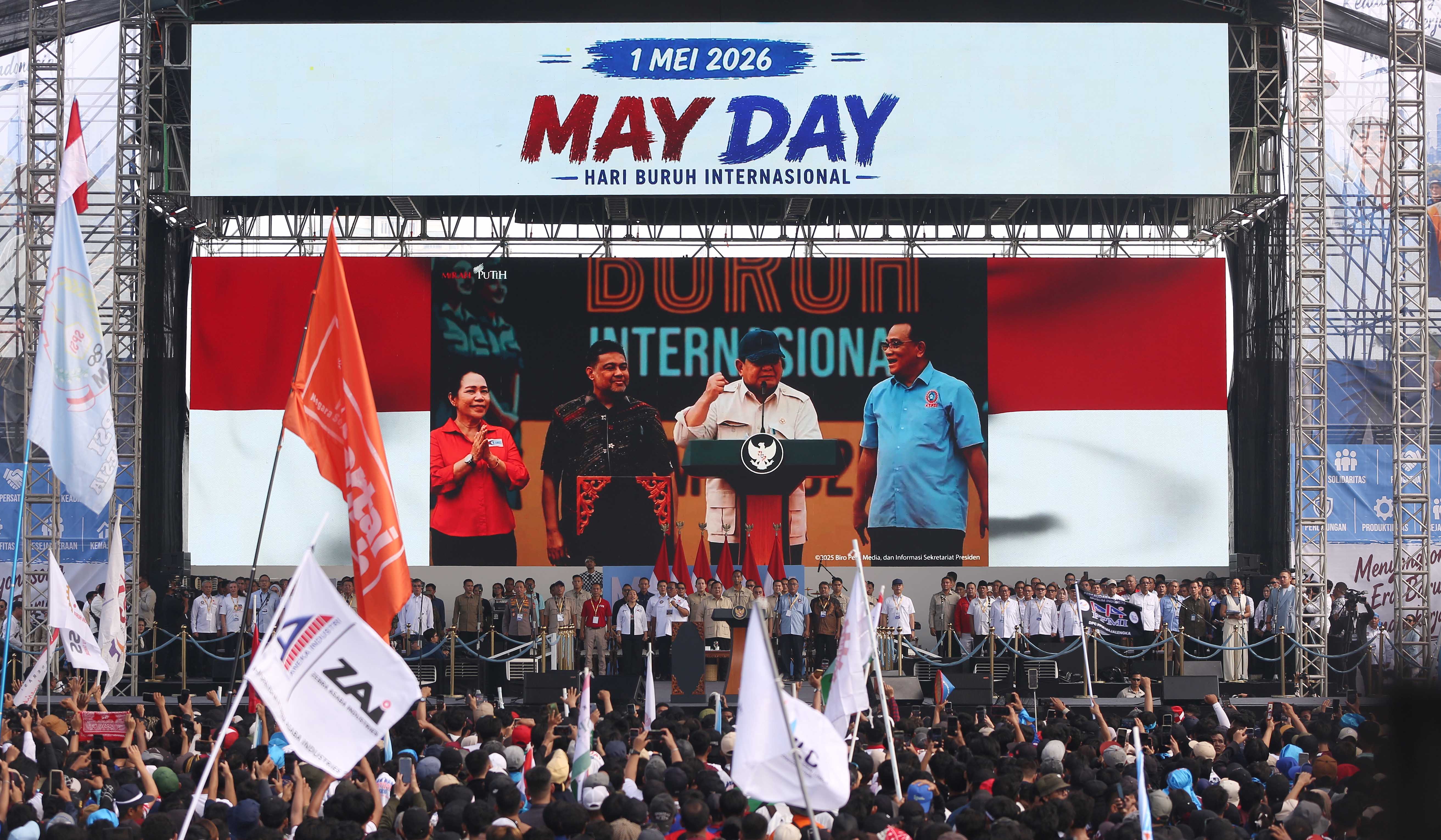 Presiden Prabowo saat menghadiri peringatan hari buruh di Monas. (Agus Priatna/SinPo.id)