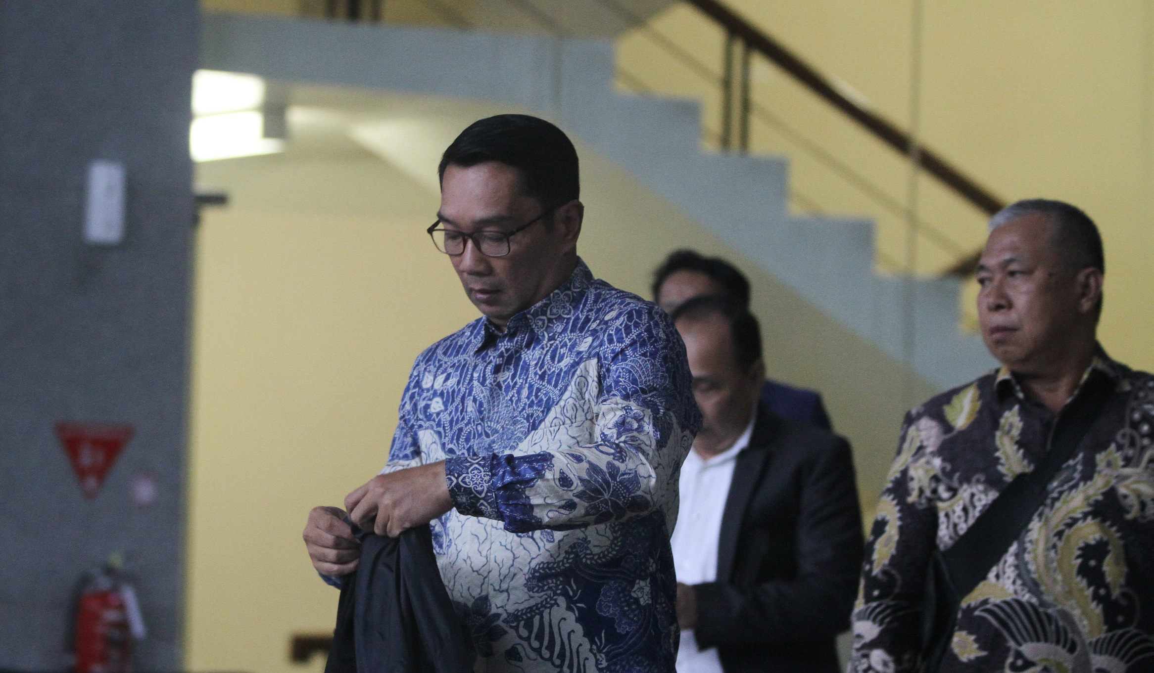 RK usai menjalani pemeriksaan KPK. (Agus Priatna/SinPo.id)