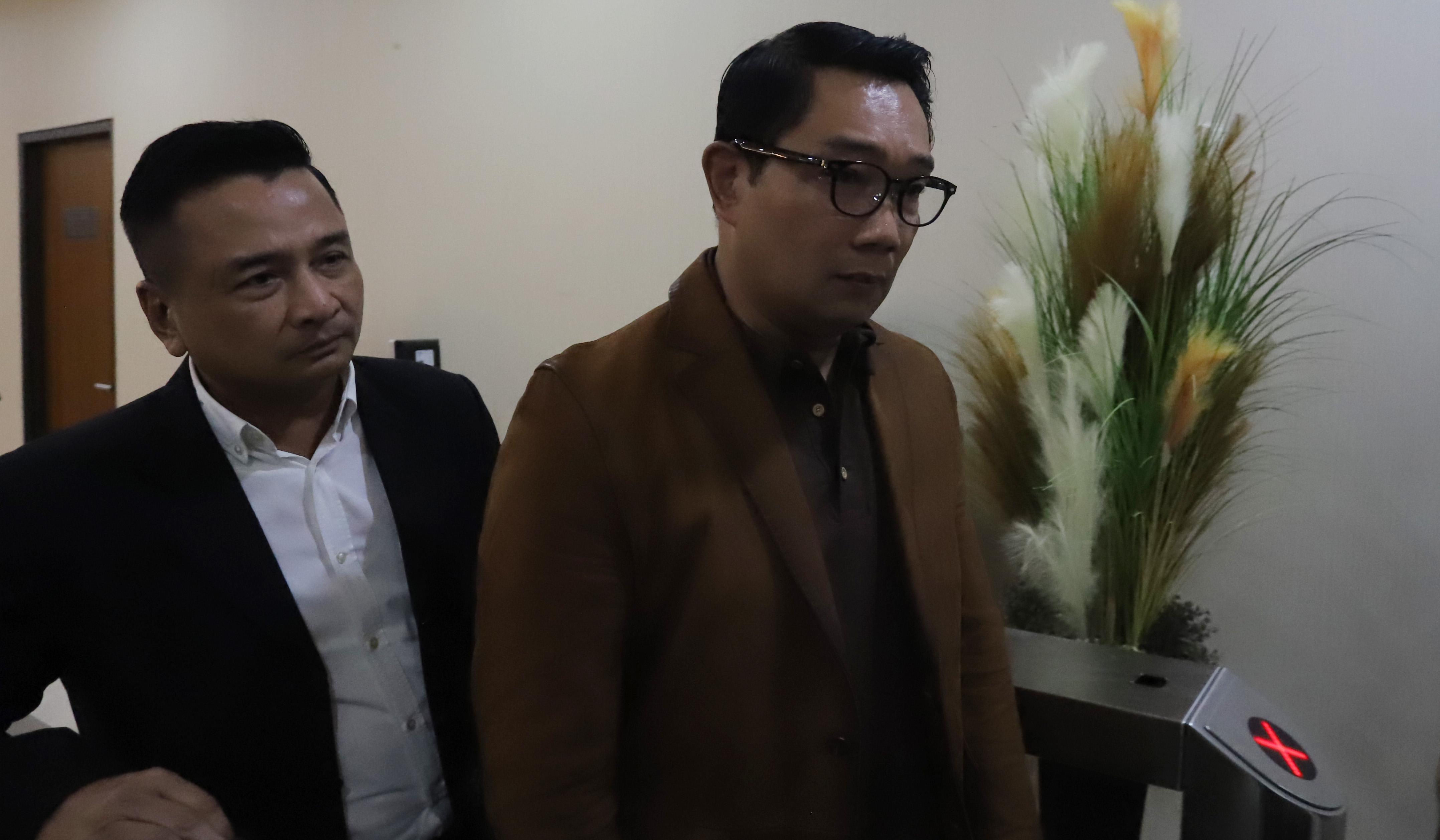 RK usai menjalani tes DNA. (Agus Priatna/SinPo.id)