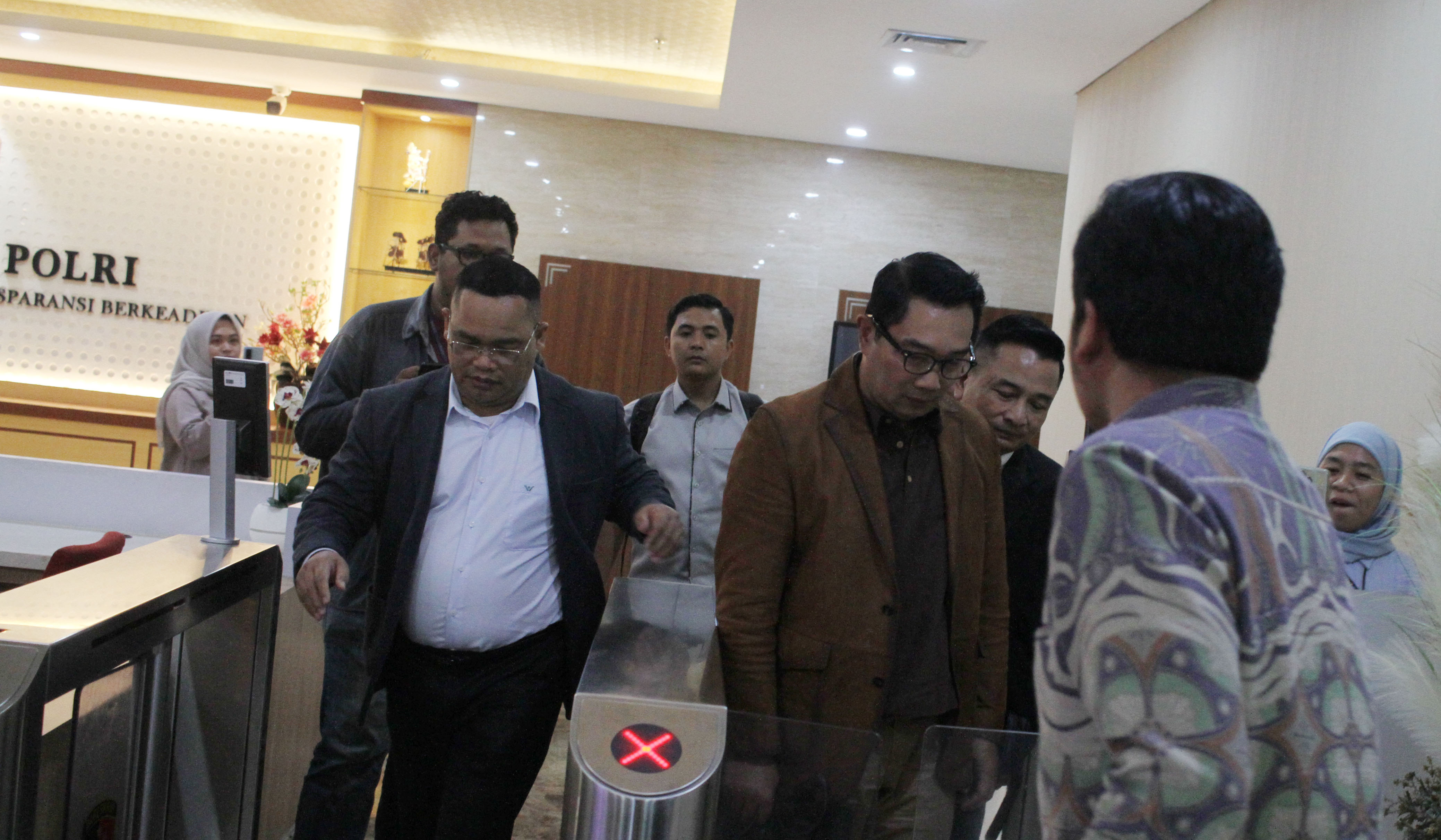 RK usai menjalani tes DNA. (Agus Priatna/SinPo.id)