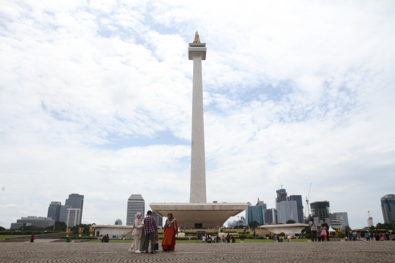 Monas dipadati oleh wisawatan saat liburan Nataru (Ashar/SinPo.id)