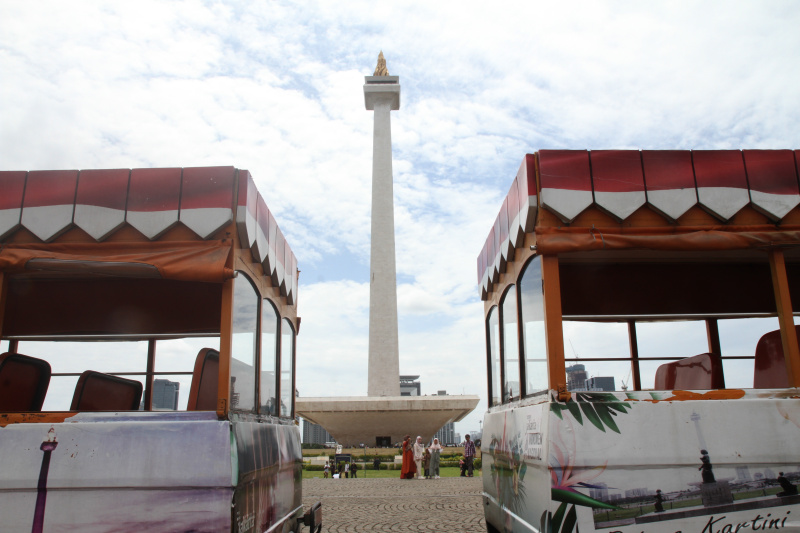 Monas dipadati oleh wisawatan saat liburan Nataru (Ashar/SinPo.id)