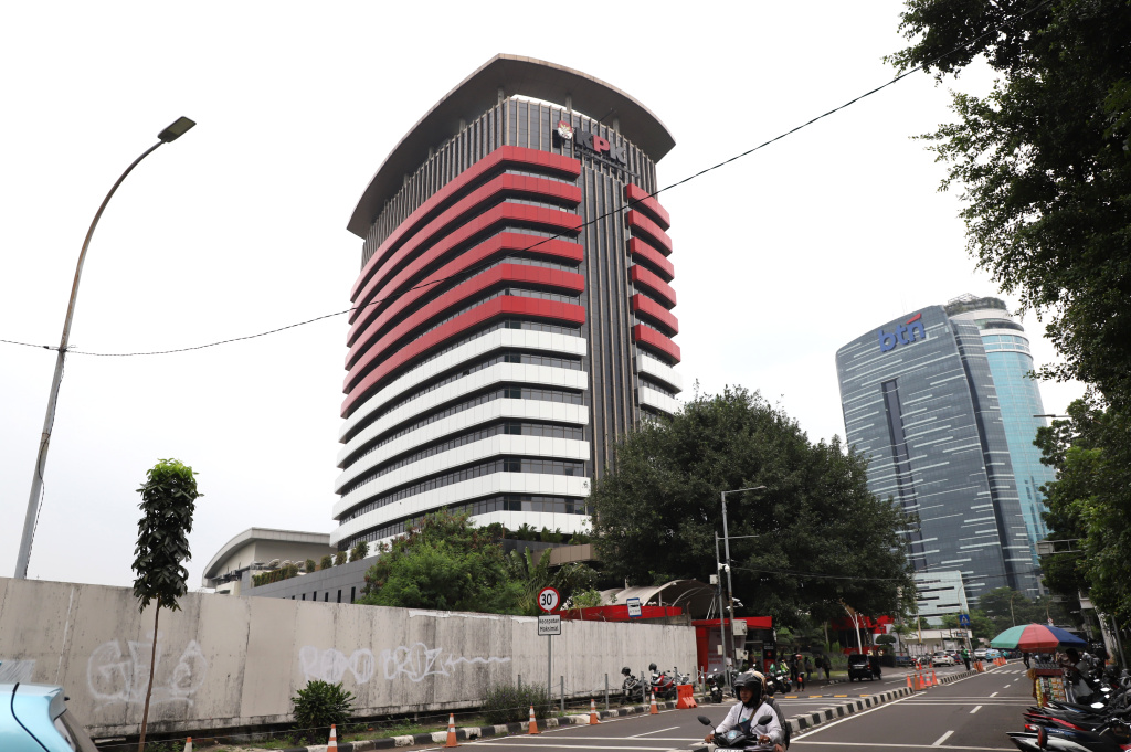 Motor junalis Inews Media Grup hilang saat meliput di KPK (Ashar/SinPo.id)