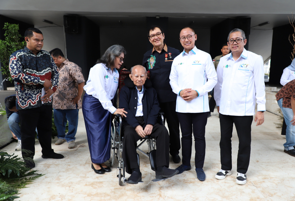 Wakil Ketua MPR RI Eddy Soeparno bekerja sama dengan Emil Salim Institute menggelar Indonesia Climate Change Forum 2025 (Ashar/SinPo.id)