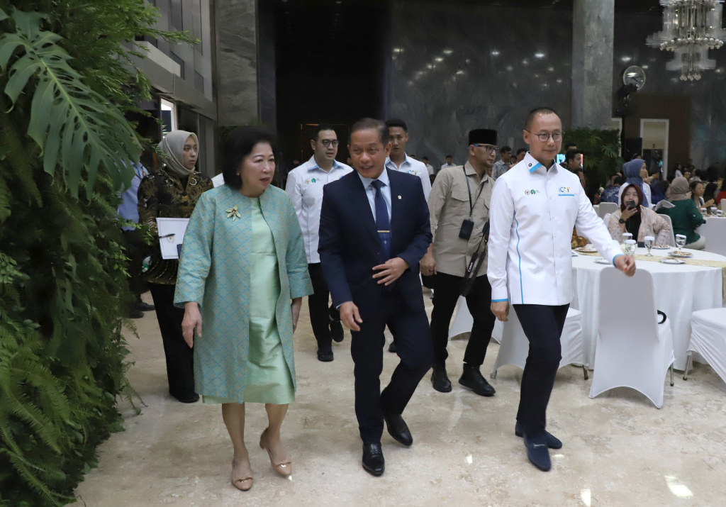Wakil Ketua MPR RI Eddy Soeparno bekerja sama dengan Emil Salim Institute menggelar Indonesia Climate Change Forum 2025 (Ashar/SinPo.id)