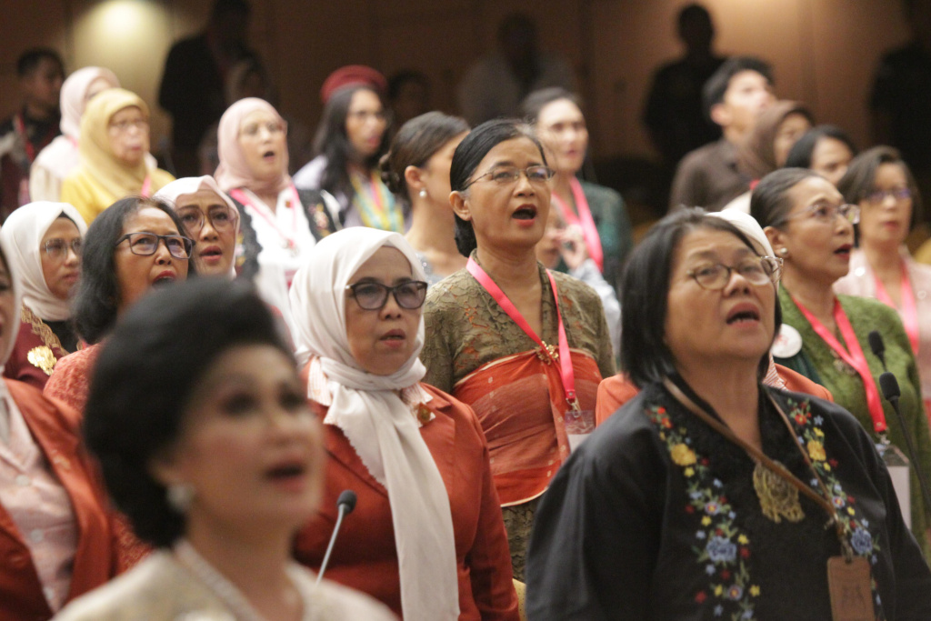 MPR RI peringati Ibu ajak perempuan satukan pikiran menuju Indonesia Emas 2045 (Ashar/SinPo.id)