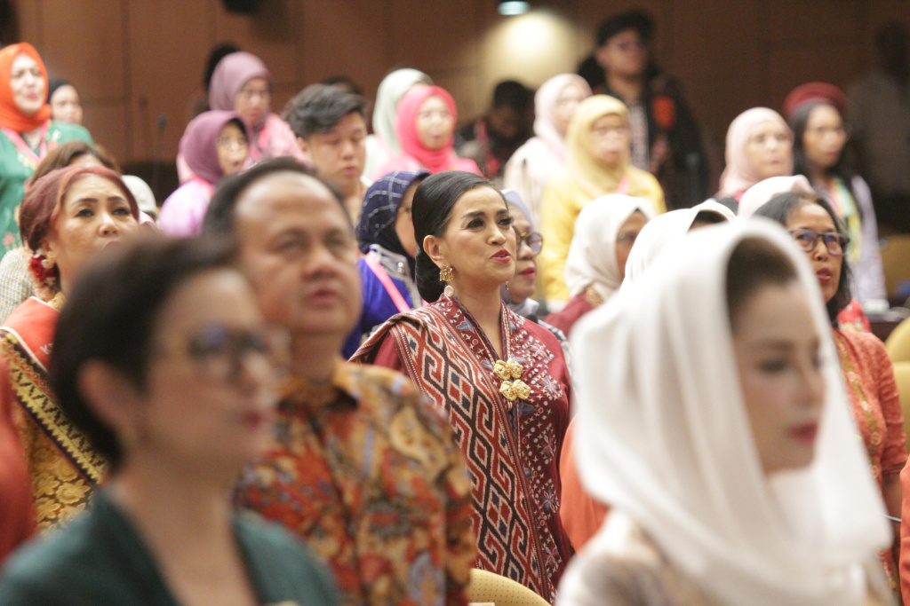 MPR RI peringati Ibu ajak perempuan satukan pikiran menuju Indonesia Emas 2045 (Ashar/SinPo.id)