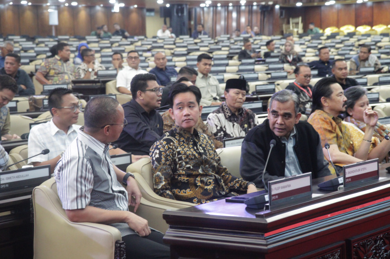 MPR RI menggelar Gladi Bersih yang disaksikan oleh Ketua MPR RI Ahmad Muzani dan Wakil Presiden terpilih Gibran Rakabuming Raka (Ashar/SinPo.id)