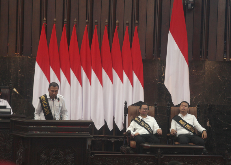 MPR RI gelar gladi kotor menjelang pelantikan Presiden dan Wakil Presiden terpilih Prabowo Subianto dan Gibran Rakabuming Raka (Ashar/SinPo.id)