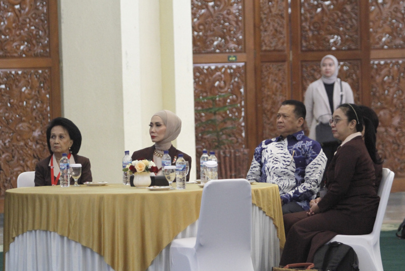 Ketua MPR RI Bambang Soesatyo menggelar Sosialisasi Empat Pilar bekerja sama dengan PP Keluarga Besar Wirawati Catur Panca (Ashar/SinPo.id)