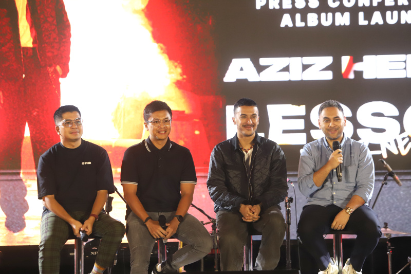 Musuisi Aziz Hendra sukses mengeluarkanalbum perdananya Aziz Hendra menyuguhkan 10 lagu original lewat album bertajuk 