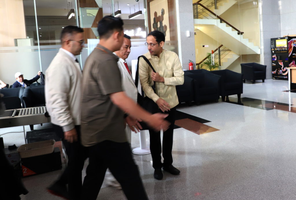 Mantan Mendikbudristek Nadiem Anwar Makarim penuhi panggilan KPK terkait dugaan kasus pengadaan Google Cloud di Kemendikbudristek (Ashar/SinPo.id)
