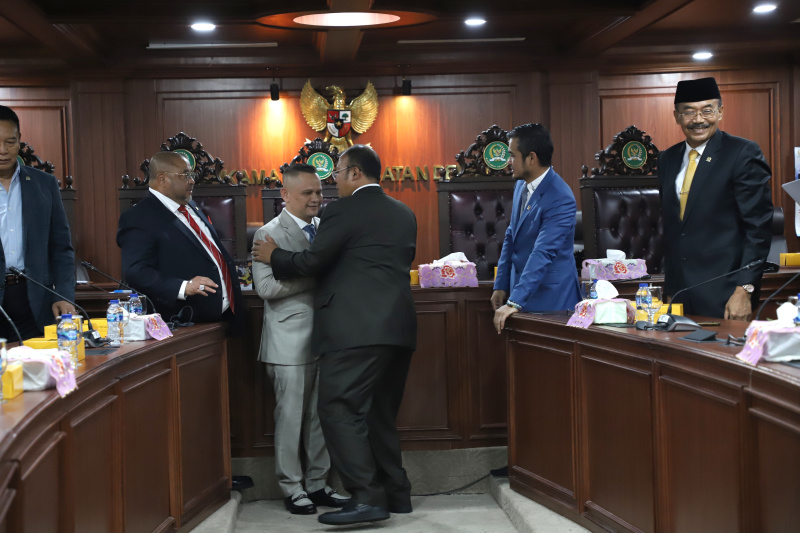 Anggota DPR Nazaruddin Dek Gam dari Fraksi PAN terpilih menjadi Ketua MKD DPR setelah usai melakukan rapat yang dipimpin oleh Cucun Syamsurijal (Ashar/SinPo.id)