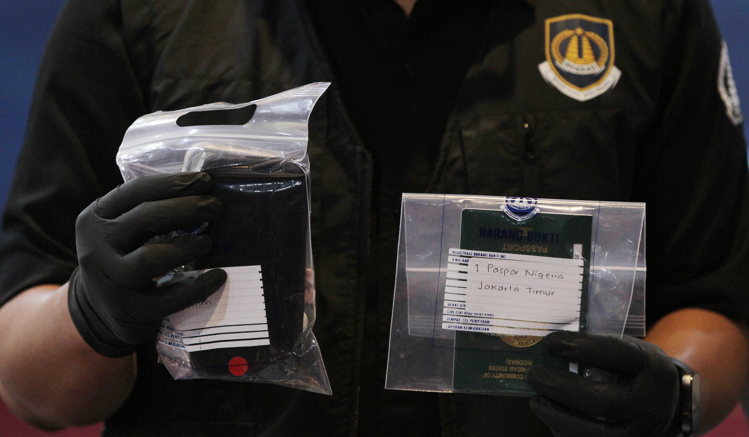 Ditjen Imigrasi amankan 220 TKA. (Agus Priatna/SinPo.id)