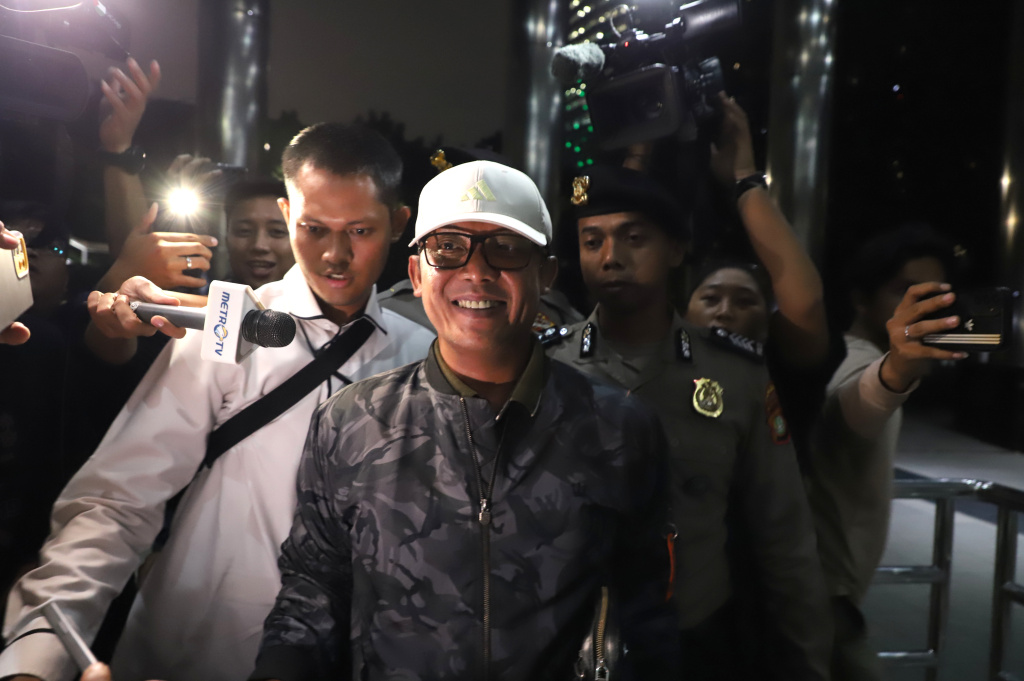 Bupati Lampung Tengah Ardito Wijaya terjerat OTT KPK (Ashar/SinPo.id)